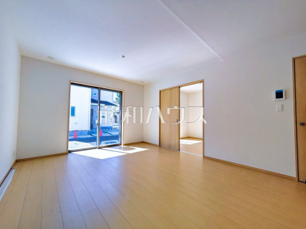 B号棟　リビング　【府中市日新町３丁目】／撮影日2026/03/08