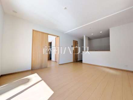 B号棟　リビング　【府中市日新町３丁目】／撮影日2026/03/08