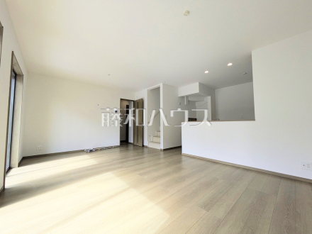 D号棟　リビング　【府中市日新町３丁目】／撮影日2026/02/27