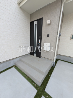 F号棟　玄関　【府中市日新町３丁目】／撮影日2026/03/22