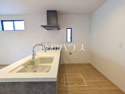 4号棟　キッチン　【日野市万願寺６丁目】／撮影日2026/03/07