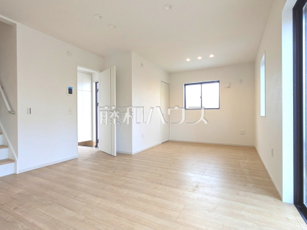 4号棟　リビング　【日野市万願寺６丁目】／撮影日2026/03/07