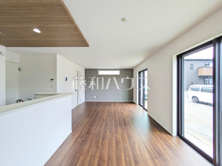 1号棟　リビング　【新座市石神２丁目】／撮影日2026/03/23