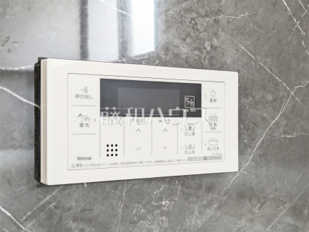 1号棟　給湯器　【新座市石神２丁目】　追焚機能付で時間差入浴もOK追焚き機能付きなので、生活時間の違う家族に便利です。／撮影日2026/03/23