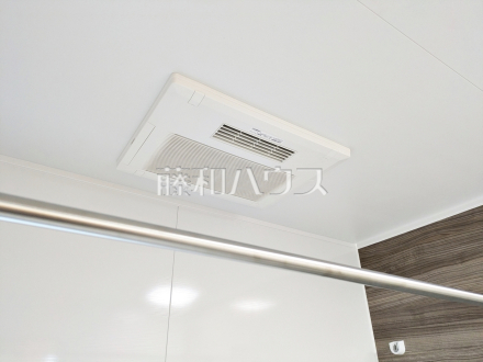 2号棟　浴室乾燥機　【新座市石神２丁目】　雨の日の強い味方！浴室換気乾燥機付きユニットバスで洗濯物が乾かせます。／撮影日2026/04/13