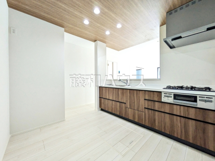 2号棟　キッチン　【新座市石神２丁目】／撮影日2026/04/13