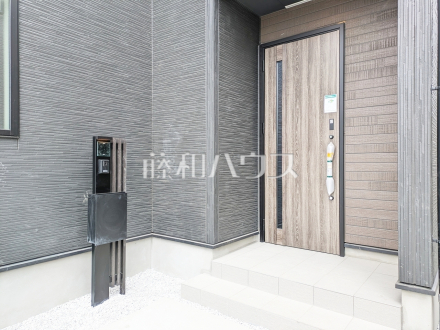 4号棟　玄関　【新座市石神２丁目】／撮影日2026/03/23