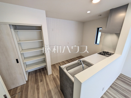 A号棟　キッチン　【与那原町字与那原】／撮影日2026/02/26