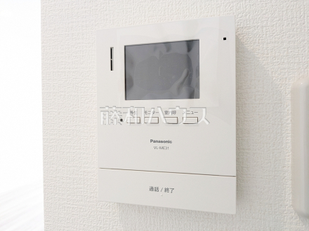 B号棟　TVモニター付インターフォン　【与那原町字与那原】　防犯に役立つTVモニター付インターフォン
／撮影日2026/02/26