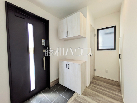 B号棟　玄関　【与那原町字与那原】／撮影日2026/02/26