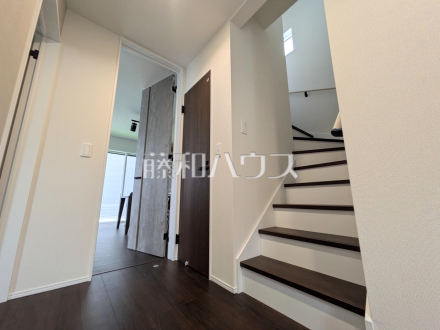 3号棟　1階廊下　【三鷹市上連雀８丁目】／撮影日2025/12/11