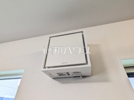 3号棟　換気口　【三鷹市上連雀８丁目】　日々の生活を豊かに、暮らしを心地良くする先進の設備
／撮影日2025/12/11