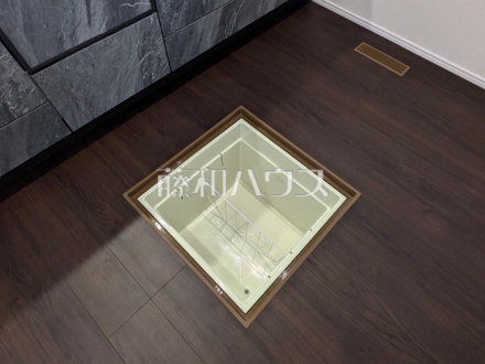 3号棟　床下収納　【三鷹市上連雀８丁目】／撮影日2025/12/11