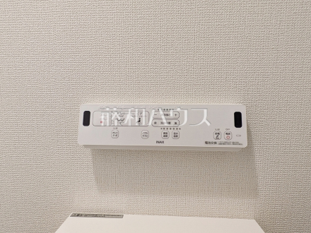 4号棟　温水洗浄便機能　【三鷹市上連雀８丁目】　温水洗浄便機能付きトイレで清潔にご使用いただけます。 
／撮影日2025/12/26