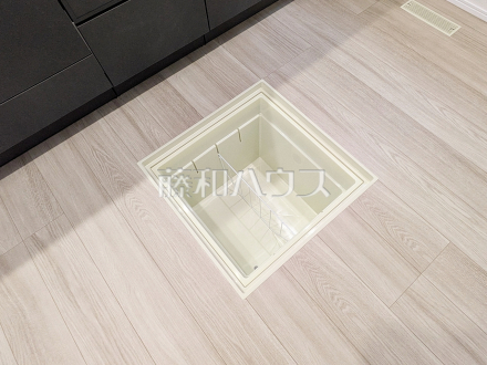 4号棟　床下収納　【三鷹市上連雀８丁目】／撮影日2025/12/26