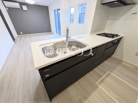 4号棟　キッチン　【三鷹市上連雀８丁目】／撮影日2025/12/26