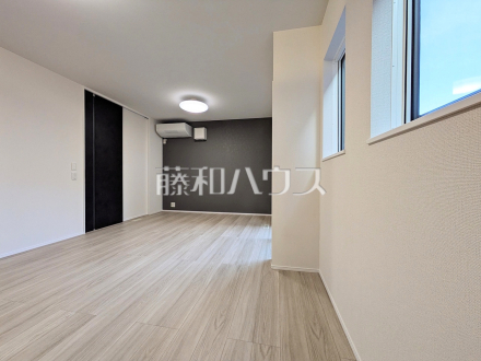 4号棟　リビング　【三鷹市上連雀８丁目】／撮影日2025/12/26