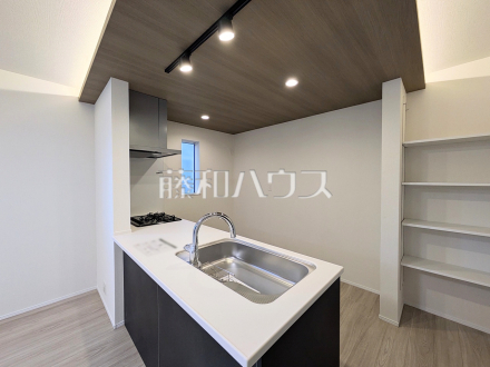 4号棟　キッチンカウンター　【三鷹市上連雀８丁目】／撮影日2025/12/26