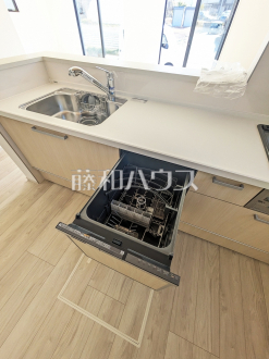 キッチンには家事時間を短縮する食洗機付き 　【和光市新倉４丁目】／撮影日2026/02/13