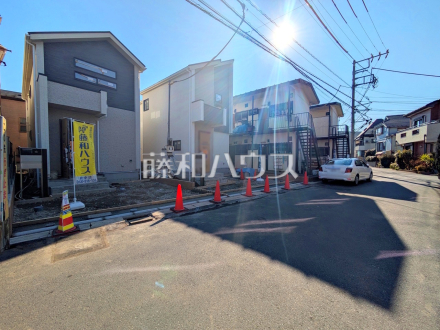 ≪接道状況≫建物のプレゼンをさせていただきますので、実際の完成イメージを思い描いていただくことができます。お気軽にお問合せ下さい。　【府中市是政１丁目】／撮影日2026/02/13