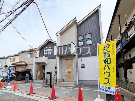 ≪現地外観≫京王線「多磨霊園」駅 徒歩10分！この恵まれたロケーションによる幸福感は、毎朝の通勤時にしっかりと感じられるのではないでしょうか。　【府中市是政１丁目】／撮影日2026/02/20