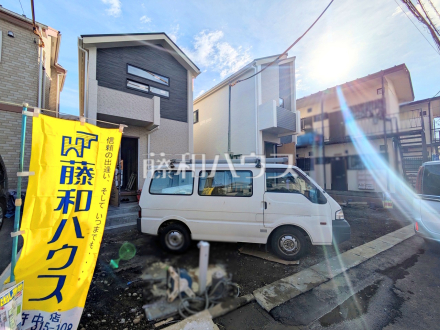 ≪現地外観≫京王線「多磨霊園」駅 徒歩10分！この恵まれたロケーションによる幸福感は、毎朝の通勤時にしっかりと感じられるのではないでしょうか。　【府中市是政１丁目】／撮影日2026/02/06