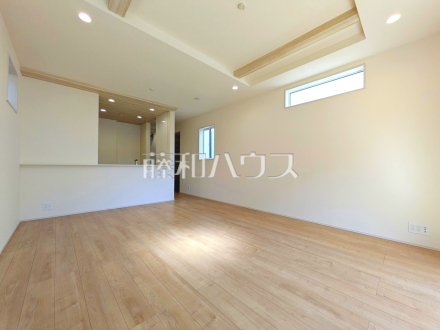 1号棟　リビング　【府中市是政１丁目】／撮影日2026/03/05