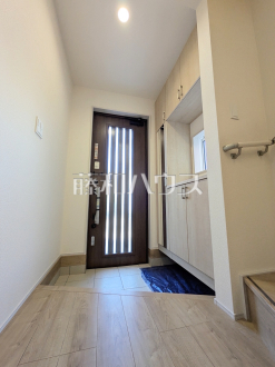 2号棟　玄関　【府中市是政１丁目】／撮影日2026/03/14