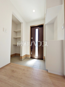 2号棟　玄関　【府中市日新町５丁目】／撮影日2026/04/03