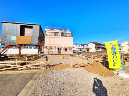 ≪3号棟　外観≫見学はしたいけど、なかなか時間が取れない・・・そんな方に出勤前や仕事終わりにマイホームを見学できるサポートをいたします。　【府中市日新町５丁目】／撮影日2025/11/30