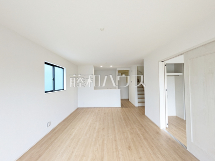 B号棟　リビング　【日野市落川】／撮影日2026/04/09