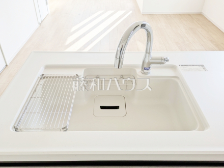 一体型のシンクは接合部に段差やスキマが無いから、お掃除しやすいです。　【練馬区向山４丁目】／撮影日2026/02/06