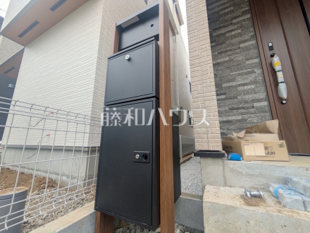 宅配ボックス　宅配ボックス付きなので、安心して荷物を受け取ることができます。　／撮影日2026/07/12
