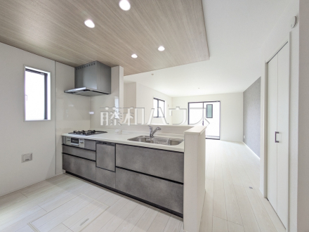 2号棟　キッチン　【国立市泉３丁目】／撮影日2026/04/14