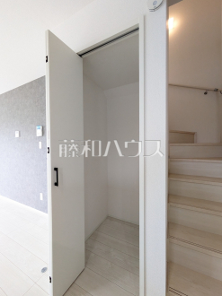 2号棟　リビング収納　【国立市泉３丁目】／撮影日2026/04/14