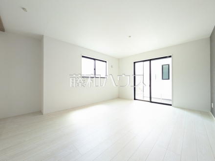 2号棟　リビング　【国立市泉３丁目】／撮影日2026/04/14