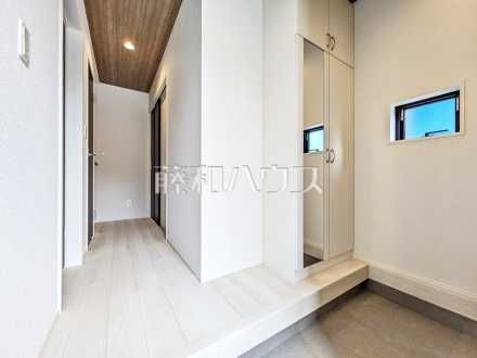 8号棟　玄関ホール　【新座市池田４丁目】／撮影日2026/04/10