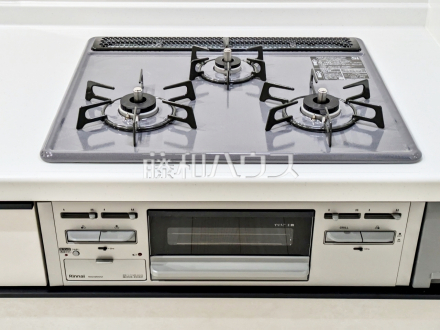 8号棟　キッチンコンロ　【新座市池田４丁目】／撮影日2026/04/10