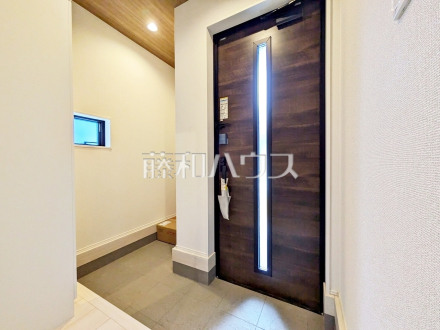 8号棟　玄関　【新座市池田４丁目】／撮影日2026/04/10