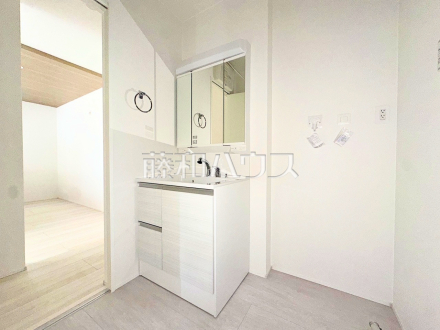 1号棟　洗面室　【府中市多磨町２丁目】／撮影日2026/04/10