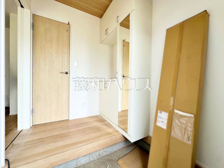 ≪2号棟　玄関（施工中）≫【府中市多磨町２丁目】／撮影日2026/04/10