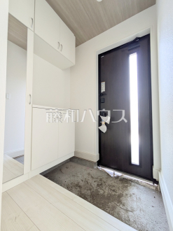 3号棟　玄関ホール／玄関収納　【府中市多磨町２丁目】／撮影日2026/04/18