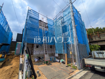 1号棟　外観　【日野市大坂上３丁目】お探しの物件に出会うためには、早めのご確認をオススメします。未完成の今のうちにぜひお問合せをお待ちしております。／撮影日2026/07/16