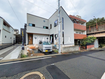 1号棟 外観 【日野市大坂上3丁目】建物のプレゼンをさせていただきますので、実際の完成イメージを思い描いていただくことができます。お気軽にお問合せ下さい。/撮影日2026/08/22