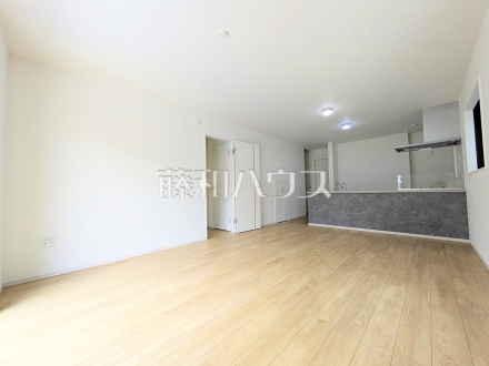 1号棟　リビング　【調布市深大寺東町４丁目】／撮影日2026/04/13