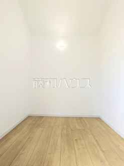 1号棟　ウォークインクローゼット　【調布市深大寺東町４丁目】／撮影日2026/04/13