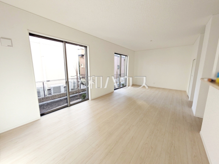 2号棟　リビング　【練馬区大泉町３丁目】／撮影日2026/04/02