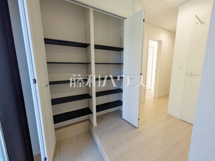 1号棟　玄関収納　【練馬区大泉町３丁目】／撮影日2026/04/02