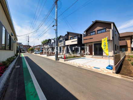 接道状況および現場風景　【東久留米市小山５丁目】 運転・駐車が苦手な方にも嬉しい前面南道路5m公道！／撮影日2026/04/17