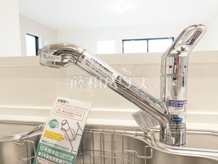 浄水器一体型水栓　【八王子市追分町】　いつでもおいしいお水が飲める浄水器一体型水栓も完備 ／撮影日2026/05/11